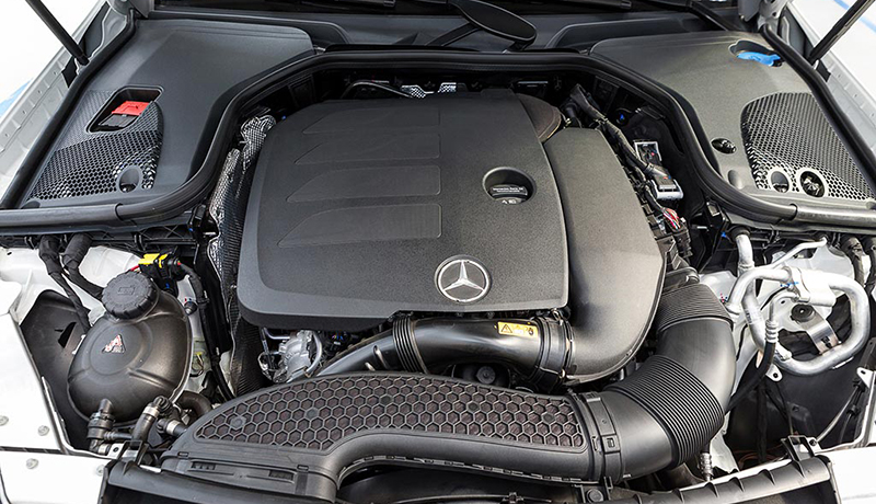 Động cơ của xe Mercedes-Benz E180