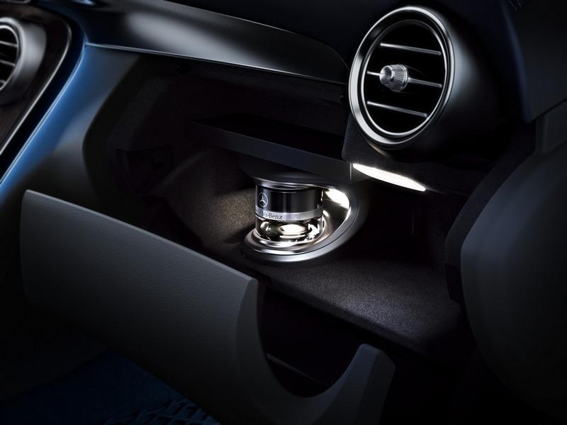 Nước hoa Mercedes giúp không khí trong xe thoải mái, dễ chịu hơn