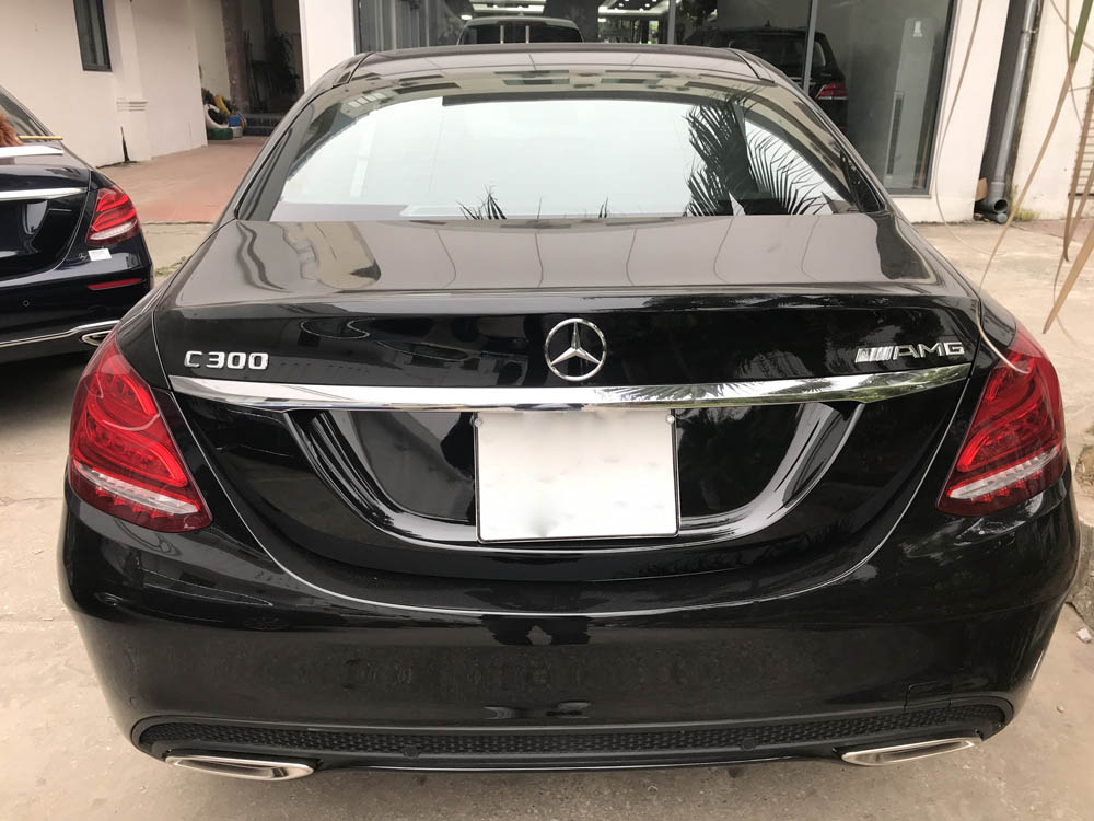1 Dán decal đổi màu xe Mercedes C300 2019 tại HCM